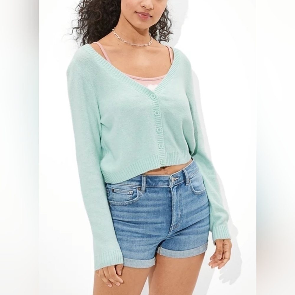 American Eagle Light Green Cropped Cardigan Sweater • Women’s Size Small